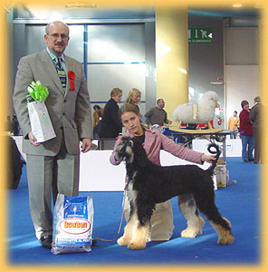 Iara winning Junior SBIS pict. with Emanuela & Judge